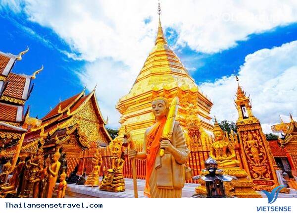 Tham quan Wat Phra That Doi Suthep