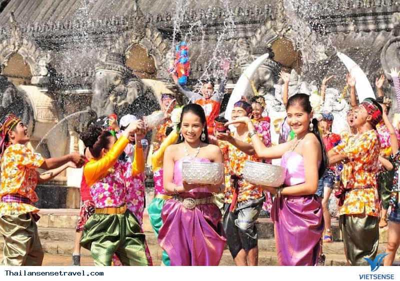 “Tất tần tật” về Lễ hội té nước Thái Lan - Ảnh 8