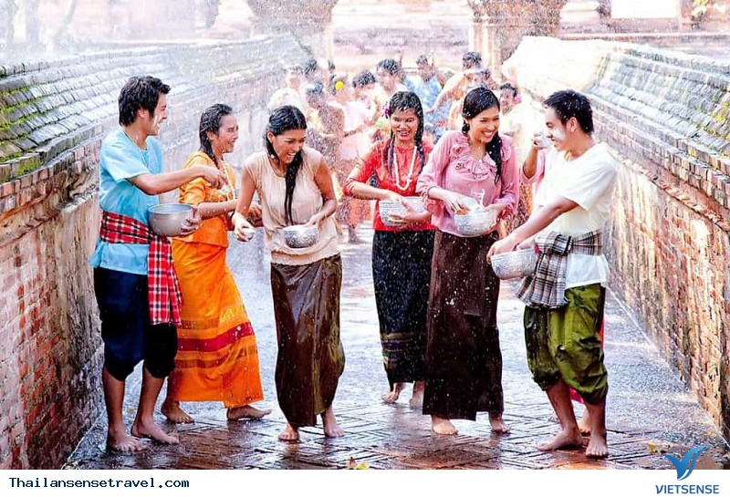 “Tất tần tật” về Lễ hội té nước Thái Lan - Ảnh 3
