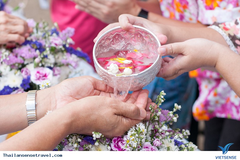 “Tất tần tật” về Lễ hội té nước Thái Lan - Ảnh 7