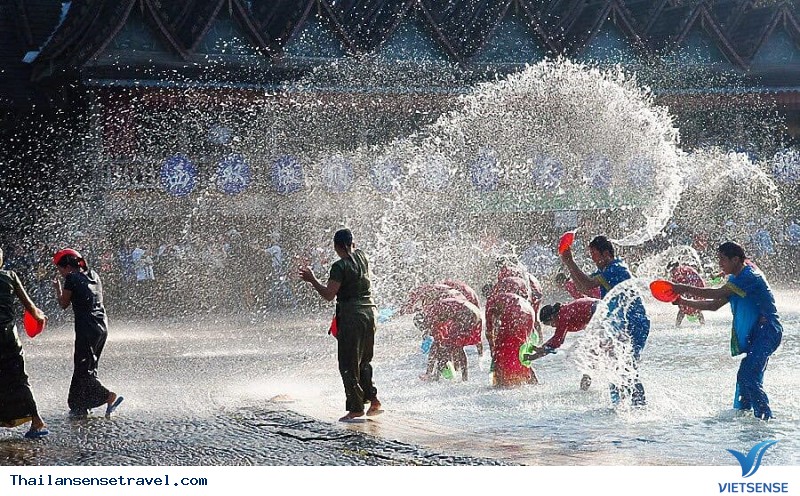 “Tất tần tật” về Lễ hội té nước Thái Lan - Ảnh 4