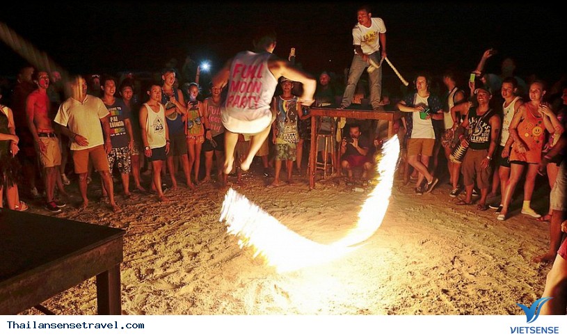 Bữa tiệc lớn nhất Đông Nam Á hội trăng tròn trên đảo Koh Phangan, Thái Lan [Fullmoon party] - Ảnh 2