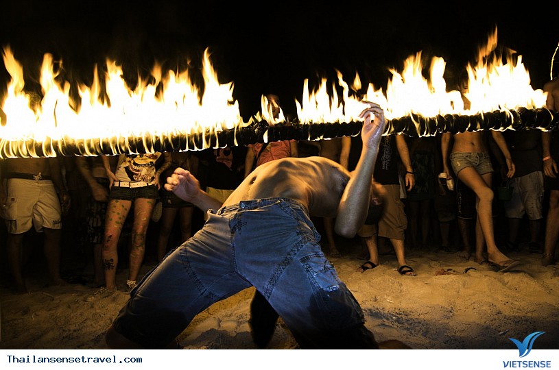 Bữa tiệc lớn nhất Đông Nam Á hội trăng tròn trên đảo Koh Phangan, Thái Lan [Fullmoon party] - Ảnh 3