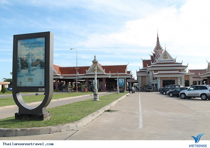 Phương tiện hành trình bụi từ TPHCM qua Thái Lan bằng xe bus - Ảnh 1