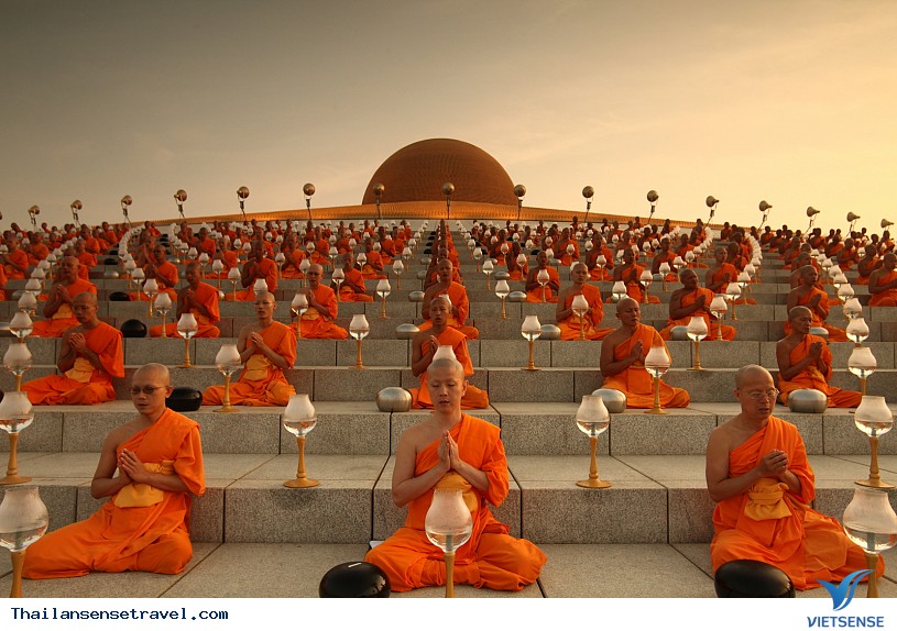 Viếng thăm ngôi chùa có nhiều tượng vàng nhất Thái Lan. - Ảnh 3