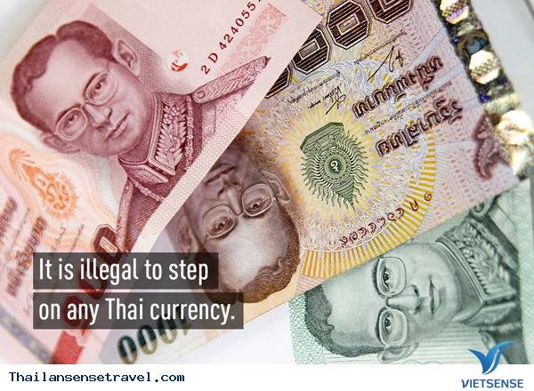 Cấm giẫm lên tiền