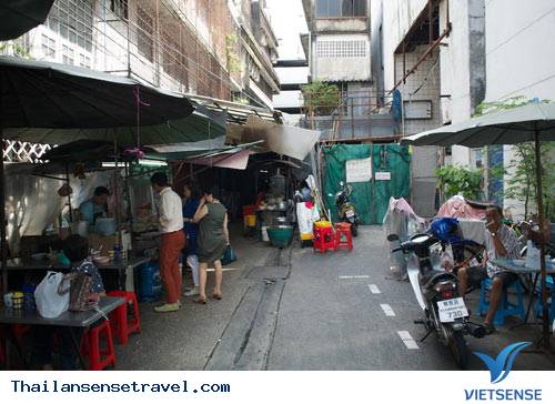 Bangkok: Hàng ngàn cá chép chiếm cứ đại siêu thị - 9 Bangkok: Hàng ngàn cá chép chiếm cứ đại siêu thị - 9