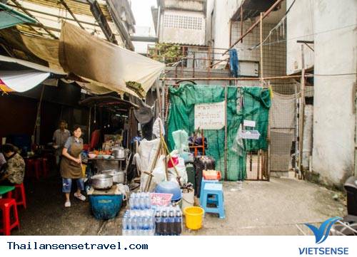 Bangkok: Hàng ngàn cá chép chiếm cứ đại siêu thị - 8 Bangkok: Hàng ngàn cá chép chiếm cứ đại siêu thị - 8