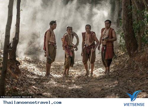 Hành trình thuần phục những con vật khổng lồ của bộ tộc Suay - Ảnh 9