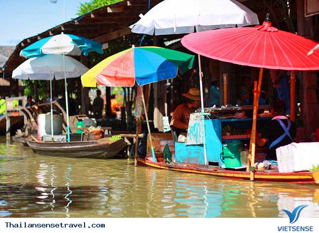 Chợ nổi bốn miền ở Pattaya