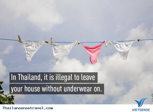 Không mặc đồ lót là vi phạm pháp luật