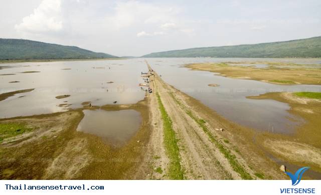 Choáng váng với con đường sắt ngập nước 44 năm nay nổi lên tại Thái Lan - Ảnh 4 Choáng váng với con đường sắt ngập nước 44 năm nay nổi lên tại Thái Lan - Ảnh 4