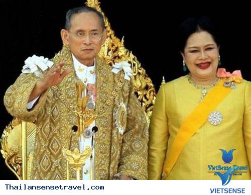 Sinh nhật Hoàng hậu Sirikit năm 2015 (Ngày của Mẹ ở Thái) Sinh nhật Hoàng hậu Sirikit năm 2015 (Ngày của Mẹ ở Thái)