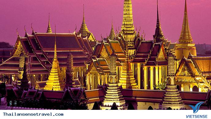 Đến Pattaya - Tham gia trò chơi mạo hiểm nhảy dù - Ảnh 1