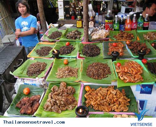 Đến Thái Lan ăn đặc sản côn trùng - Ảnh 2