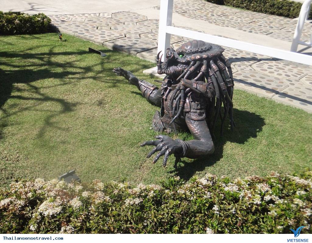 Đền Wat Rong Khun ở Thái Lan - Ảnh 8