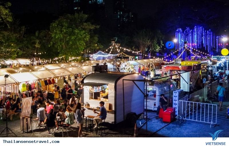 MUA GÌ? Quần áo thời thượng MUA GÌ? Quần áo thời thượng