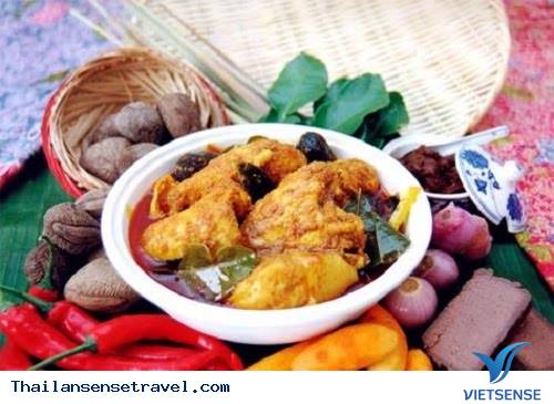 Thưởng thức món Ayam Buah Keluak - Ảnh 1