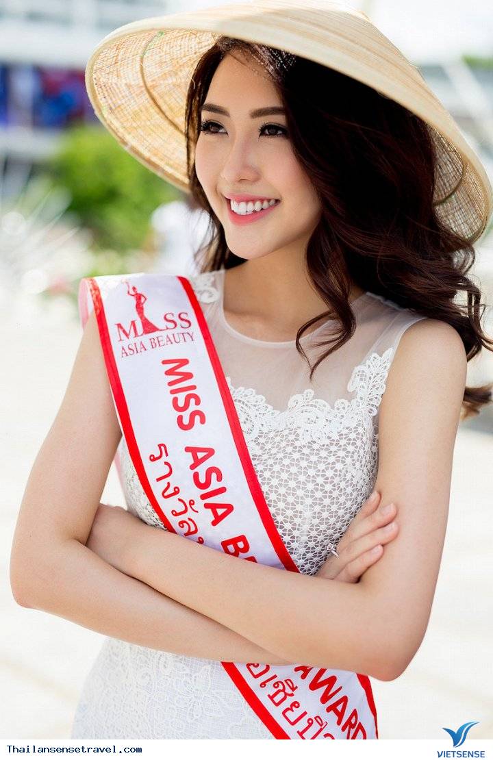 Hot Girl Tường Linh được trai đẹp Thái Lan dẫn đi tham quan Thái Lan - Ảnh 1 Hot Girl Tường Linh được trai đẹp Thái Lan dẫn đi tham quan Thái Lan - Ảnh 1