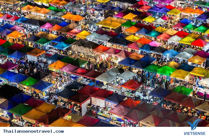 Khu chợ đêm Train Market hoàng tráng nhất nhì ở Bangkok - Ảnh 3 Khu chợ đêm Train Market hoàng tráng nhất nhì ở Bangkok - Ảnh 3