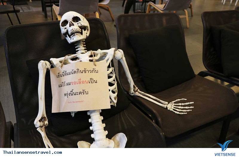 Kỳ lạ quán café ‘’chết chóc’’ tại Thái Lan - Ảnh 2 Kỳ lạ quán café ‘’chết chóc’’ tại Thái Lan - Ảnh 2