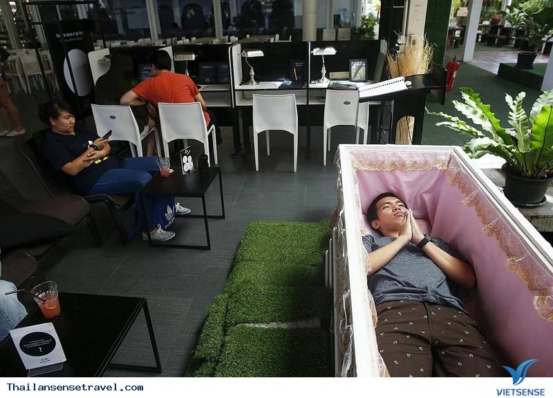 Kỳ lạ quán café ‘’chết chóc’’ tại Thái Lan