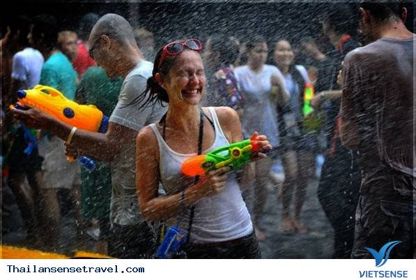 Dự tết Songkran Thái Lan với giá rẻ chưa từng có - Ảnh 1 Dự tết Songkran Thái Lan với giá rẻ chưa từng có - Ảnh 1