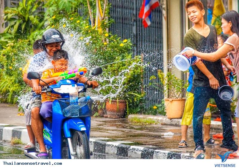 Lễ hội té nước Thái Lan 2019 có gì đặc sắc?