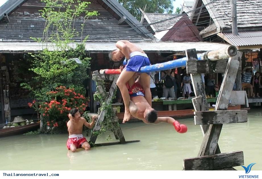 Giải trí cùng bộ môn Boxing trên nước truyền thống Giải trí cùng bộ môn Boxing trên nước truyền thống