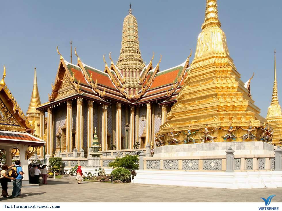 Tham quan ngôi chùa Phật Ngọc lục bảo nổi tiếng tại Thái Lan - Ảnh 3 Tham quan ngôi chùa Phật Ngọc lục bảo nổi tiếng tại Thái Lan - Ảnh 3