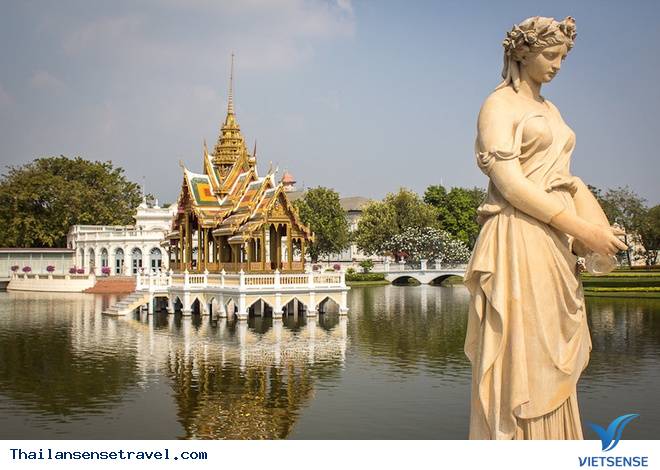 Người làm vườn bất lực nhìn Hoàng Hậu và Công Chúa ở Cung điện Mùa hè ở Thái Lan - Ảnh 5 Người làm vườn bất lực nhìn Hoàng Hậu và Công Chúa ở Cung điện Mùa hè ở Thái Lan - Ảnh 5