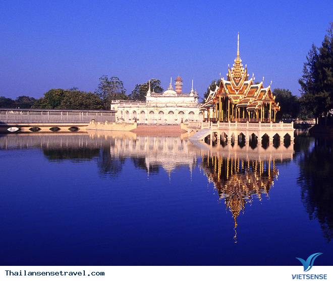 Người làm vườn bất lực nhìn Hoàng Hậu và Công Chúa ở Cung điện Mùa hè ở Thái Lan - Ảnh 4 Người làm vườn bất lực nhìn Hoàng Hậu và Công Chúa ở Cung điện Mùa hè ở Thái Lan - Ảnh 4