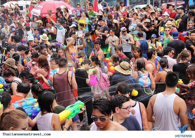 Sơ lược về lễ hội té nước 2019