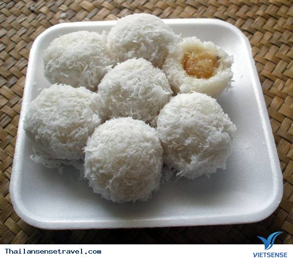 Khanom tom Khanom tom