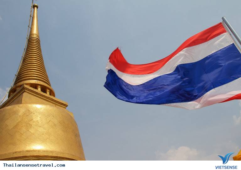 Lòng yêu nước và yêu Hoàng tộc là số một Lòng yêu nước và yêu Hoàng tộc là số một