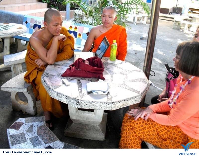 Giao tiếp cùng các nhà sư Giao tiếp cùng các nhà sư