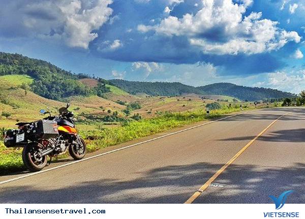 Khám phá các địa điểm gần Chiang Mai bằng xe máy.