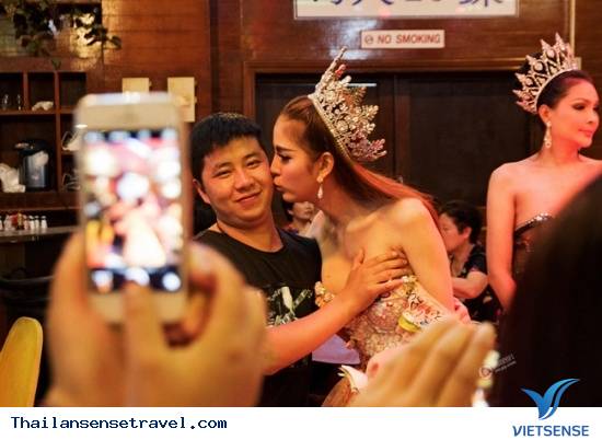 Sờ ngực Vũ Công Thái Lan chỉ cần 10K - Ảnh 5 Sờ ngực Vũ Công Thái Lan chỉ cần 10K - Ảnh 5