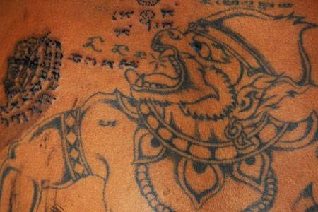 Thái Lan: độc đáo lễ xăm mình Tránh Tai Ương - Ảnh 4 Thái Lan: độc đáo lễ xăm mình Tránh Tai Ương - Ảnh 4