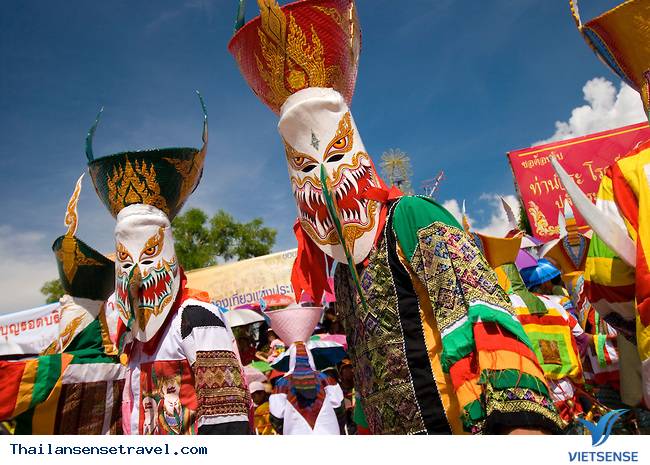 Tham gia lễ hội ma xó ở Đông Bắc Thái Lan - Ảnh 2