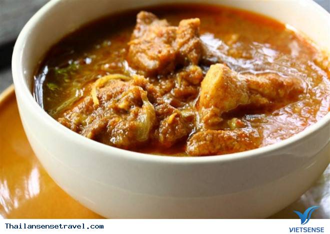 Cà ri heo Kaeng Hang Lei